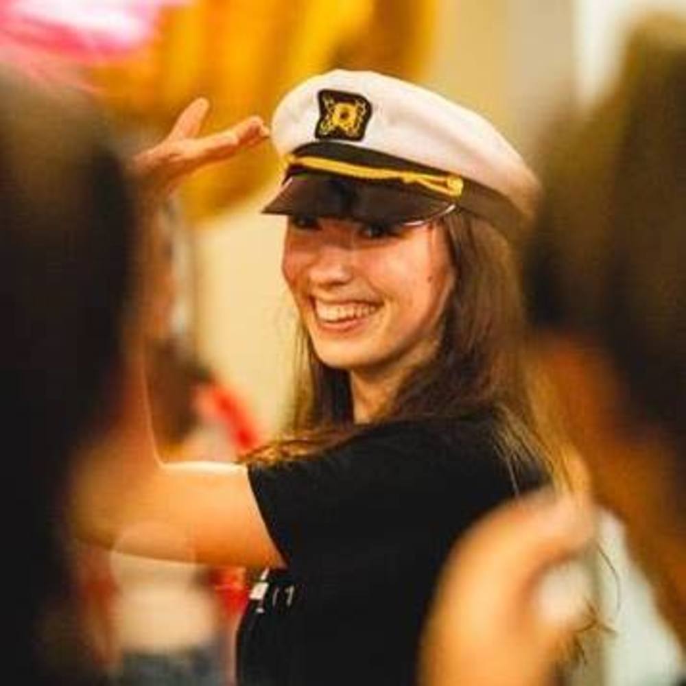 Meet your Posher, Ev